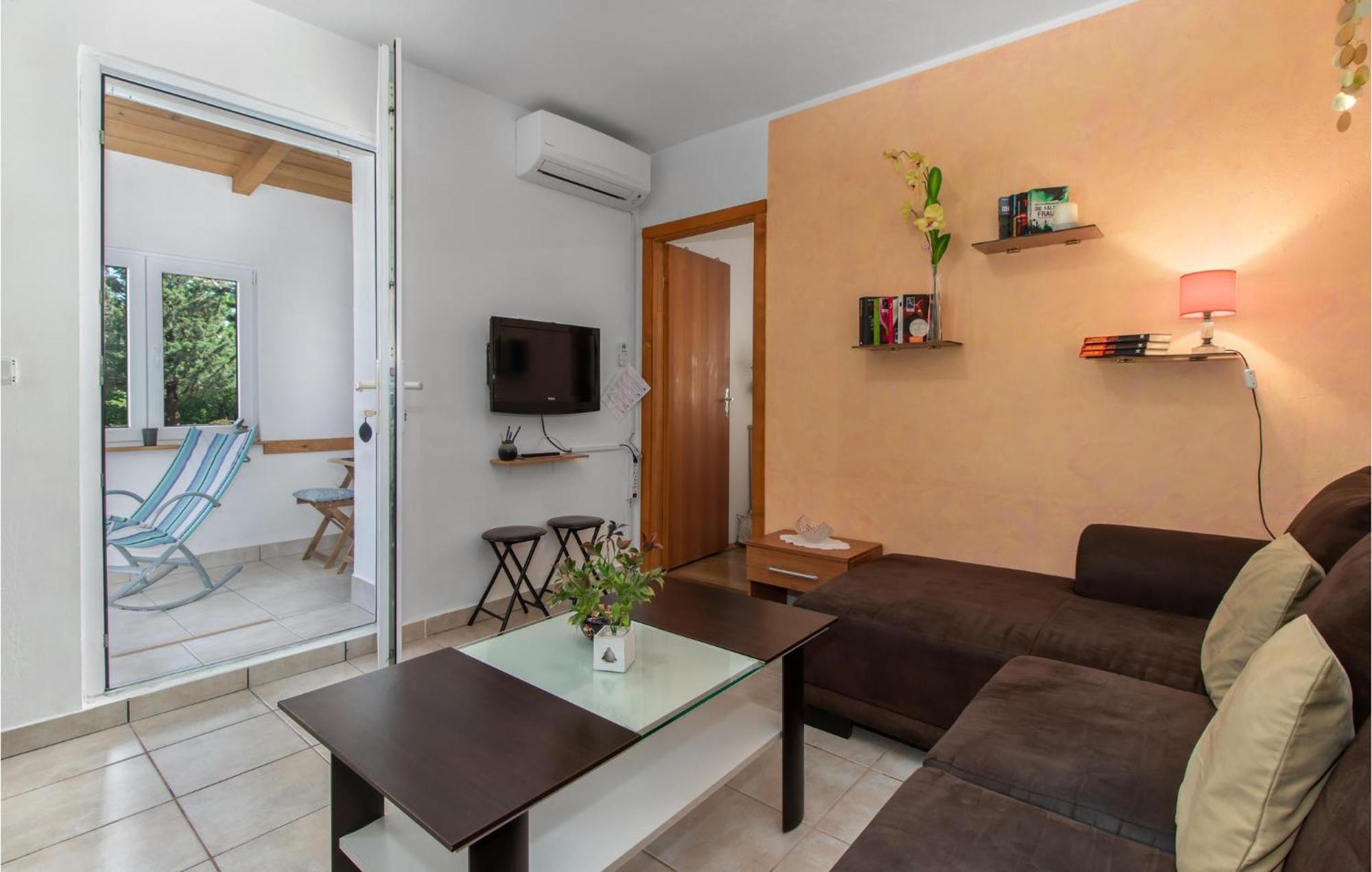 Nice Apartment In Smrika With Kitchen 外观 照片